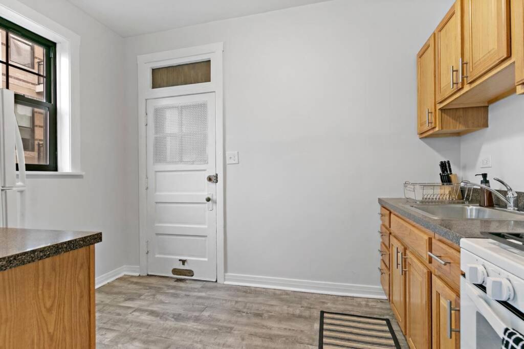 Well-Furnished 1Br Apt In Popular Spot - Belmont J3 شيكاغو المظهر الخارجي الصورة
